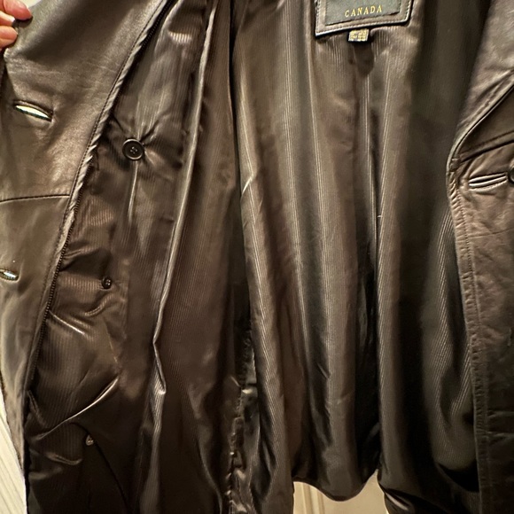 Men’s Danier Classic Black leather coat. soft. Excellent condition. - Picture 5 of 5